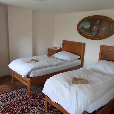 Ubytovani U Babicky Guest House Lanzhot ภายนอก รูปภาพ