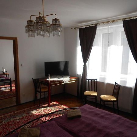 Ubytovani U Babicky Guest House Lanzhot ภายนอก รูปภาพ