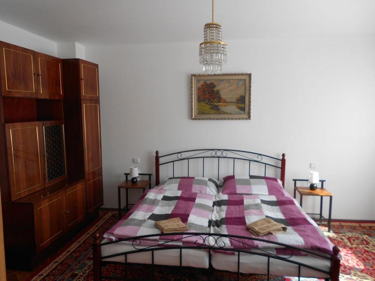 Ubytovani U Babicky Guest House Lanzhot ภายนอก รูปภาพ