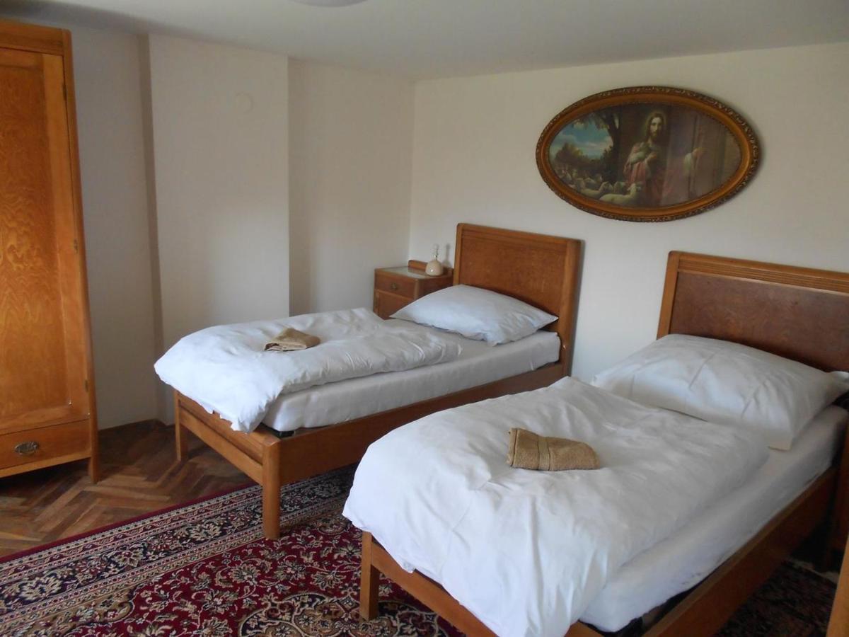 Ubytovani U Babicky Guest House Lanzhot ภายนอก รูปภาพ